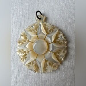 Vintage MOP Carved Flower Mother Of Pearl Pendant Necklace